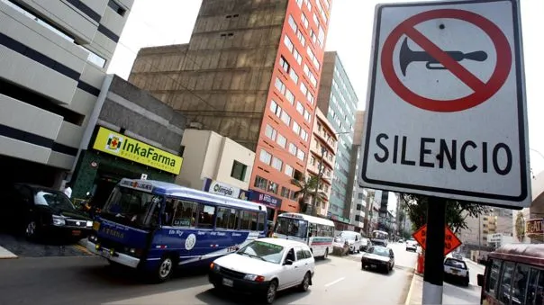 Los árboles amortiguan los ruidos, disminuyendo la contaminación sonora y mejorando la calidad de vida.