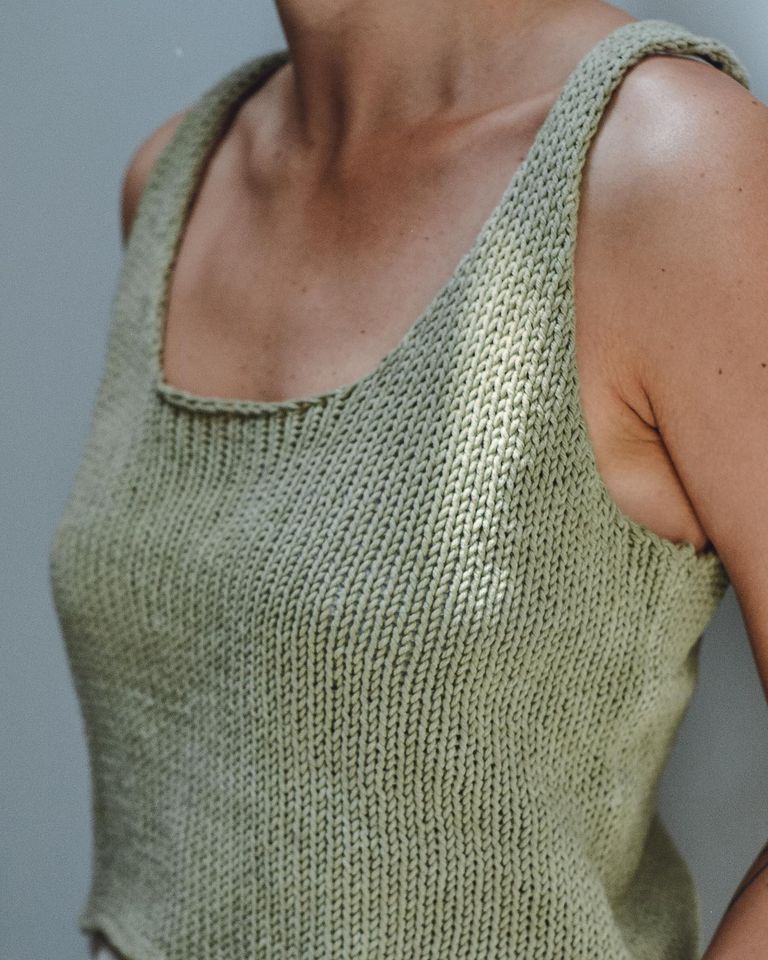 Sweater tejido a mano con materia prima natural